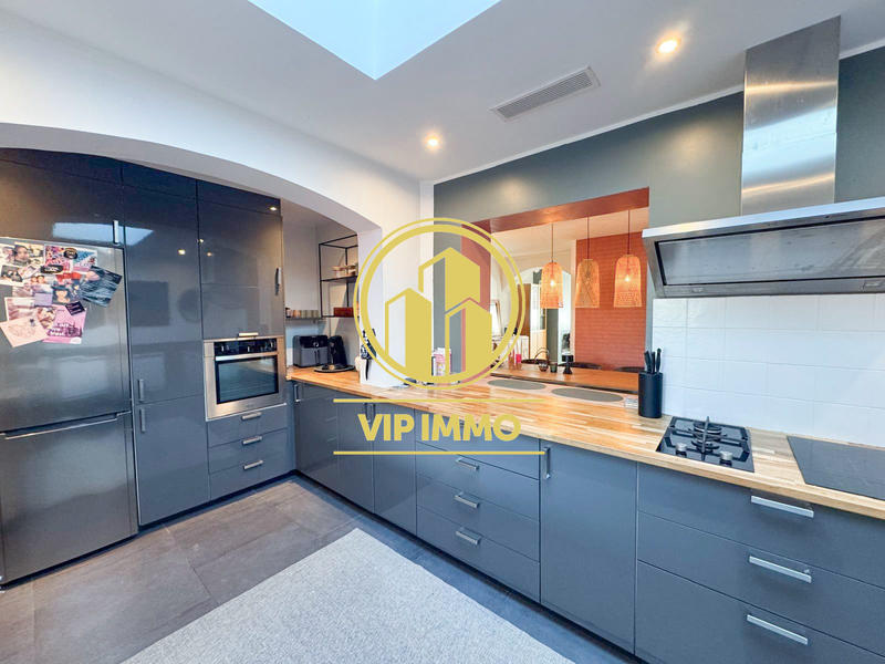 Maison - 111 m² - 5 pièces