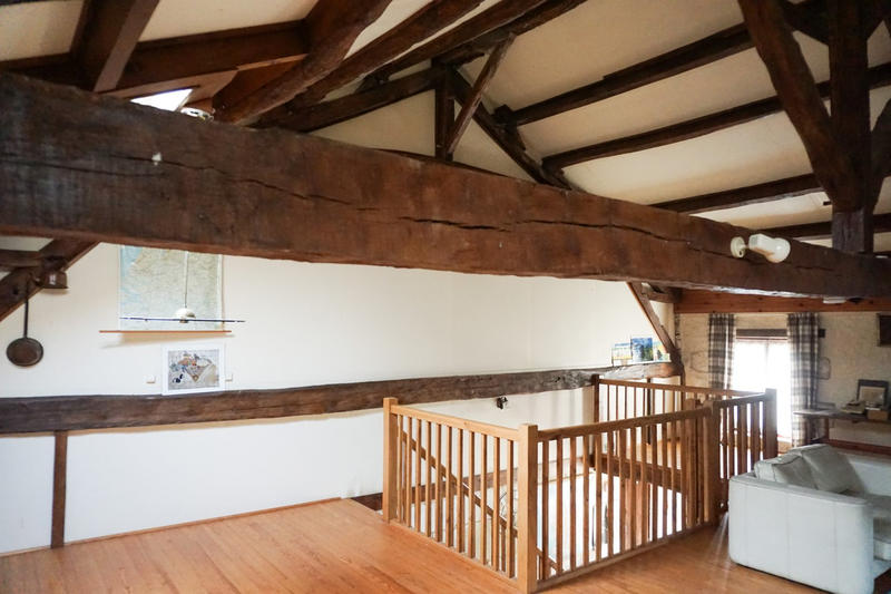 Maison - 330 m² - 9 pièces