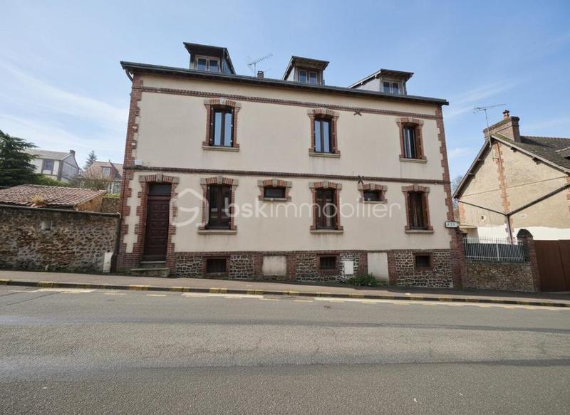 Maison - 155 m² - 10 pièces