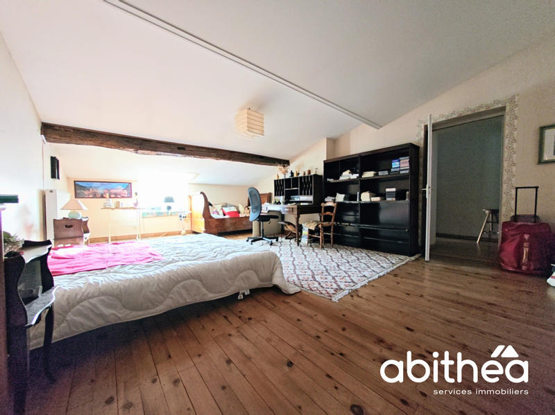 Maison - 380 m² - 12 pièces