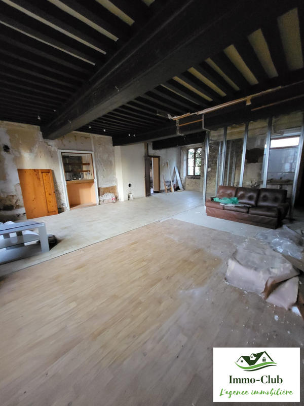 Maison ancienne - 180 m² - 3 pièces