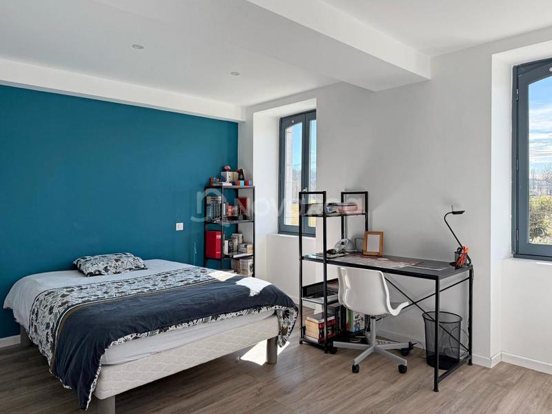 Propriété - 310 m² - 8 pièces