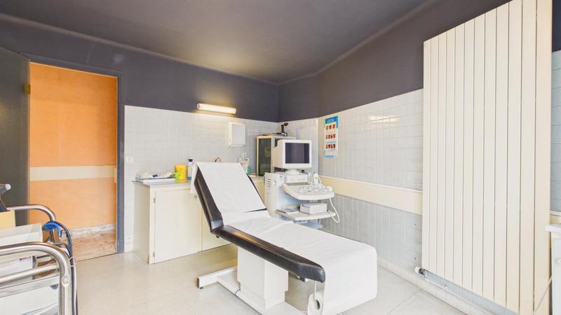 Local d'activité / Entrepôt - 105 m² - 7 pièces