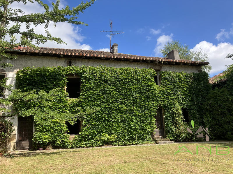 Maison ancienne - 282 m² - 10 pièces