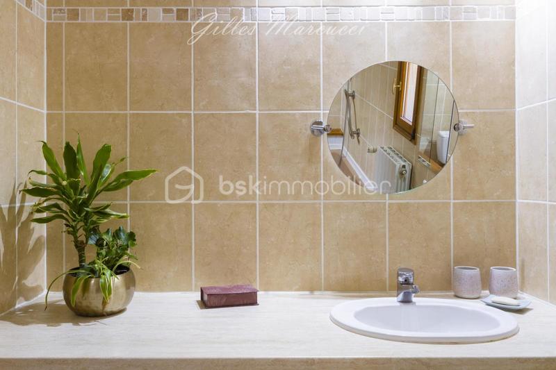 Maison - 174 m² - 5 pièces