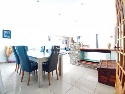Maison - 170 m² - 6 pièces