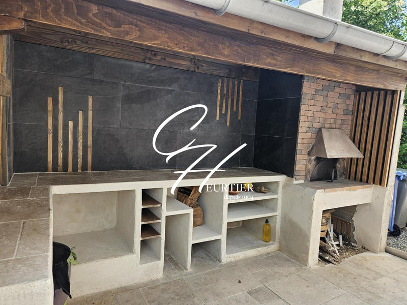 Maison - 224 m² - 9 pièces