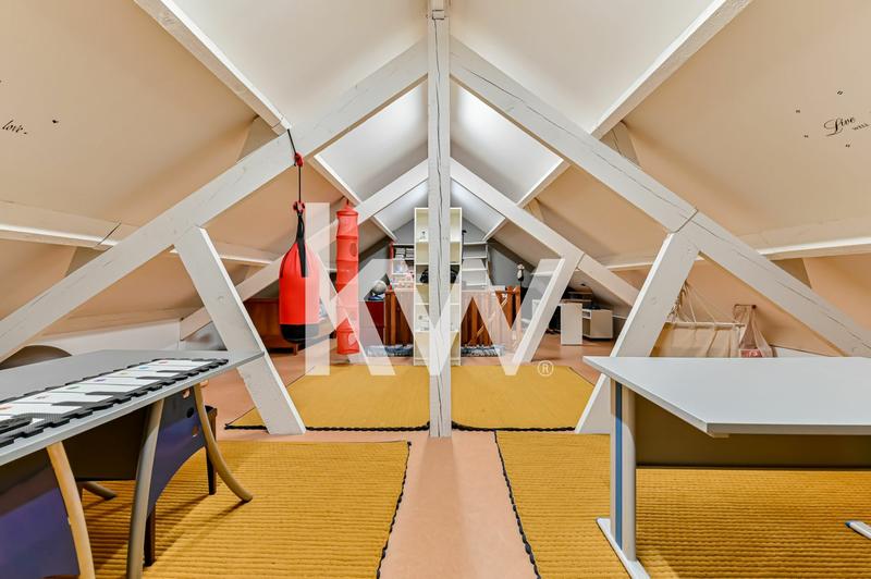 Maison d'architecte - 291 m² - 10 pièces