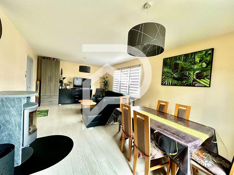 Maison - 95 m² - 5 pièces