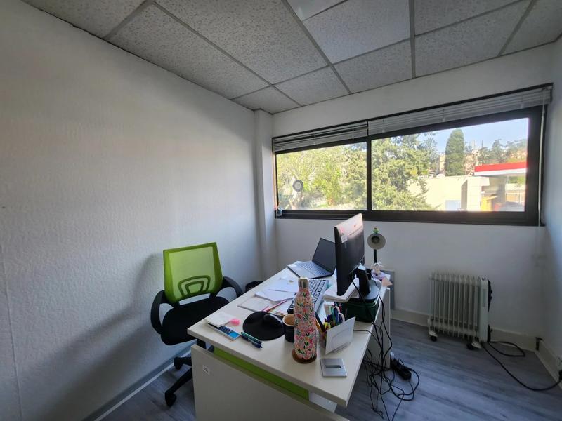 Bureau - 120 m² - 6 pièces