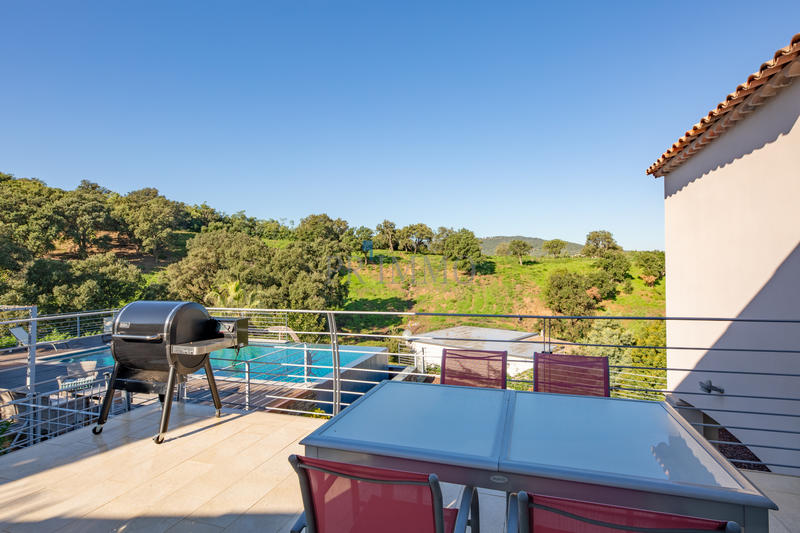 Maison - 261 m² - 7 pièces