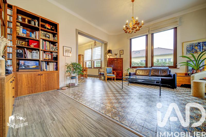 Maison - 212 m² - 10 pièces