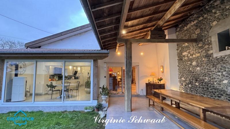 Maison - 261 m² - 7 pièces