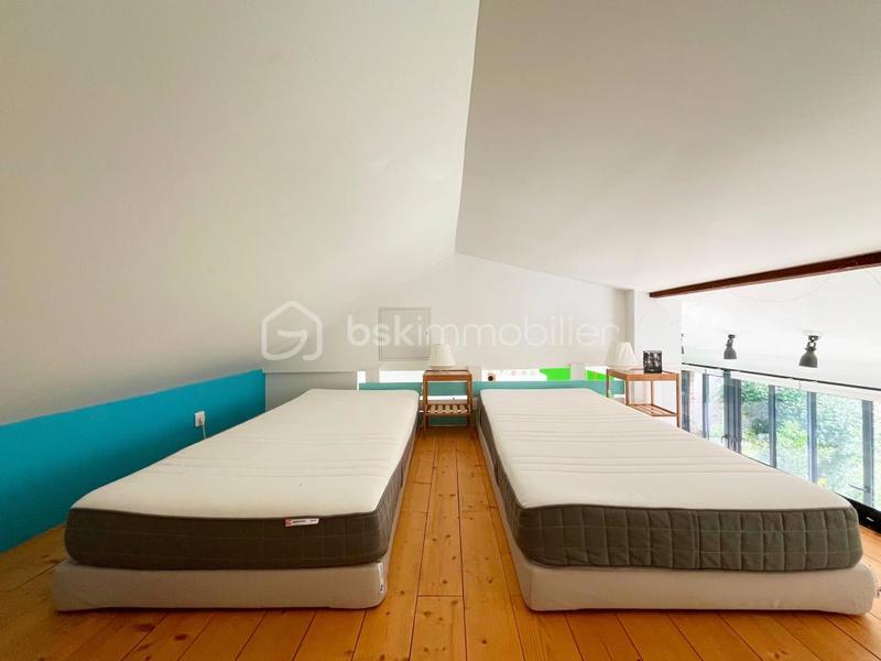 Maison - 210 m² - 6 pièces