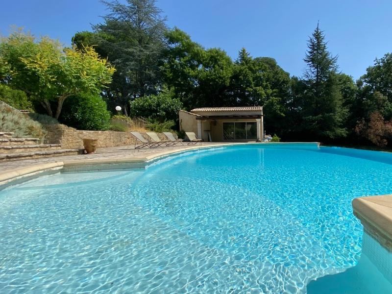 Mas - 175 m² - 7 pièces