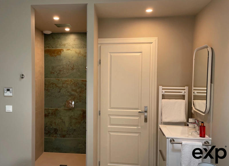 Maison - 615 m² - 16 pièces