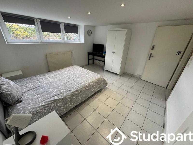 Chambre - 11 m² - 1 pièce