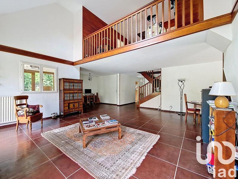 Maison - 203 m² - 8 pièces