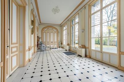 Château - 736 m² - 30 pièces