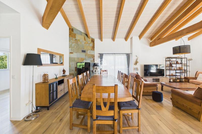 Villa - 325 m² - 11 pièces