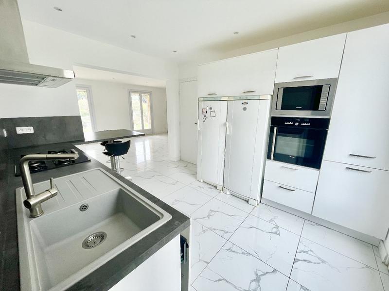 Maison - 80 m² - 5 pièces