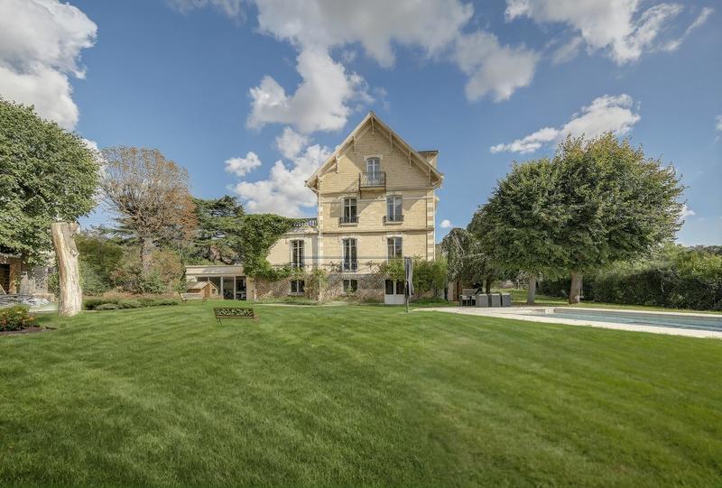 Villa - 485 m² - 12 pièces