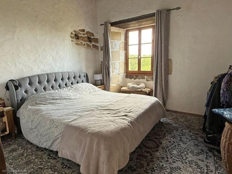 Propriété - 134 m² - 10 pièces