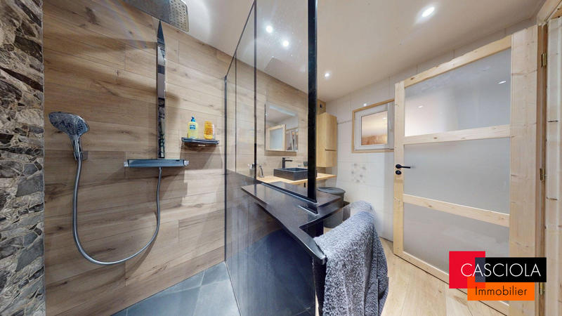 Maison - 200 m² - 5 pièces