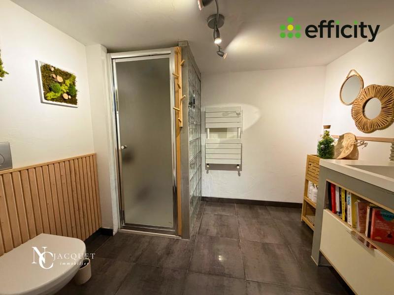 Villa - 200 m² - 8 pièces