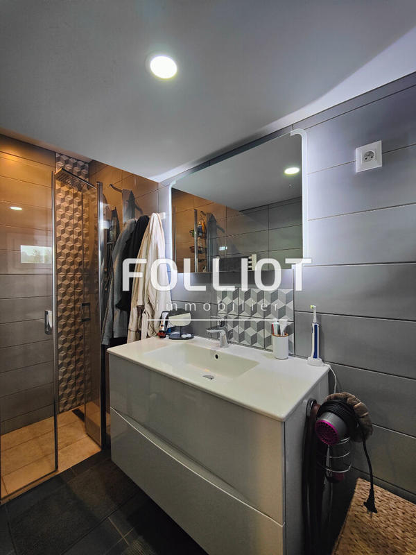 Appartement - 144 m² - 5 pièces