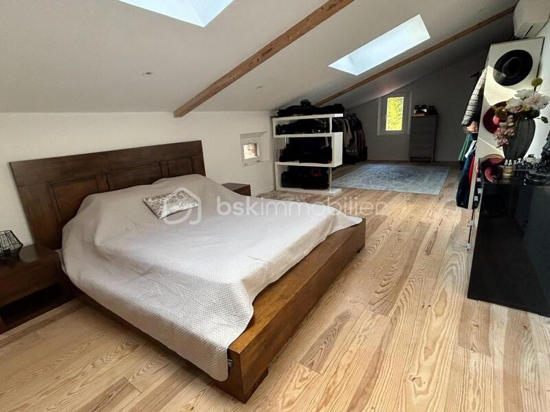 Maison en pierre - 215 m² - 5 pièces