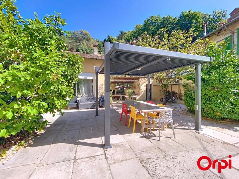 Maison de ville - 139 m² - 5 pièces