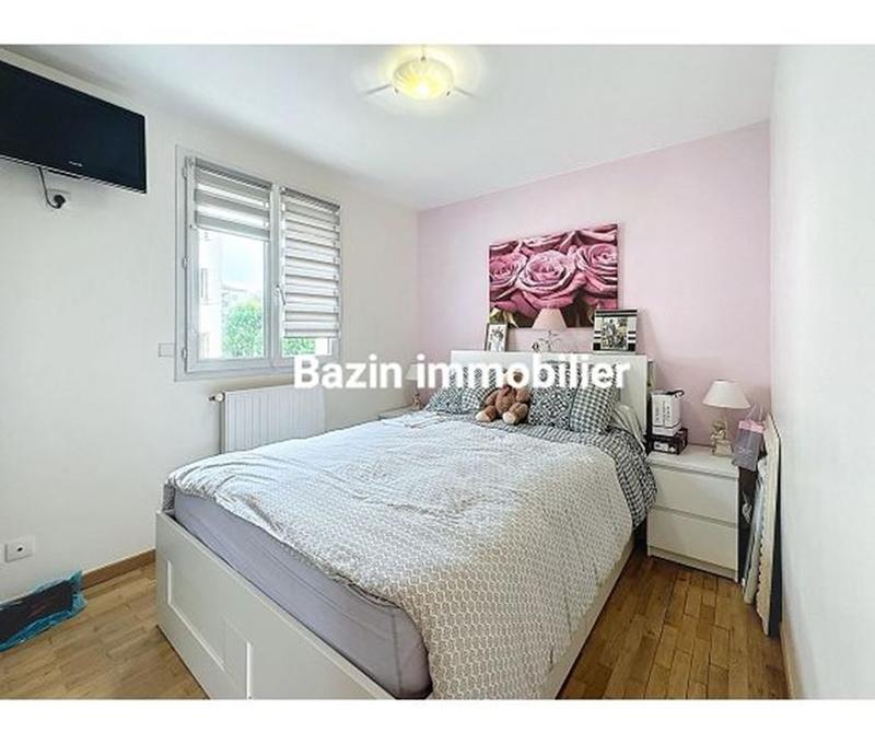 Maison traditionnelle - 96 m² - 6 pièces