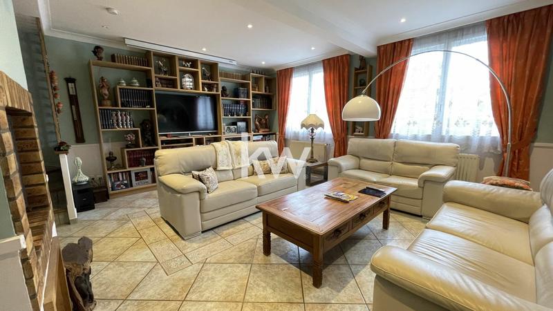 Pavillon - 205 m² - 6 pièces