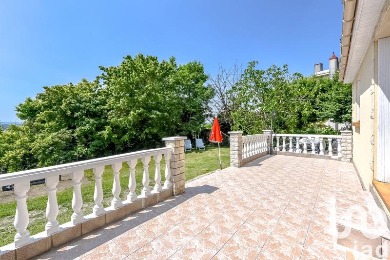 Maison - 171 m² - 9 pièces