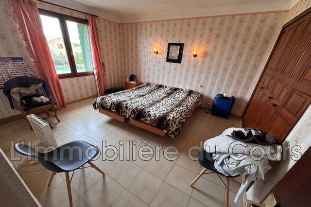 Maison - 181 m² - 4 pièces