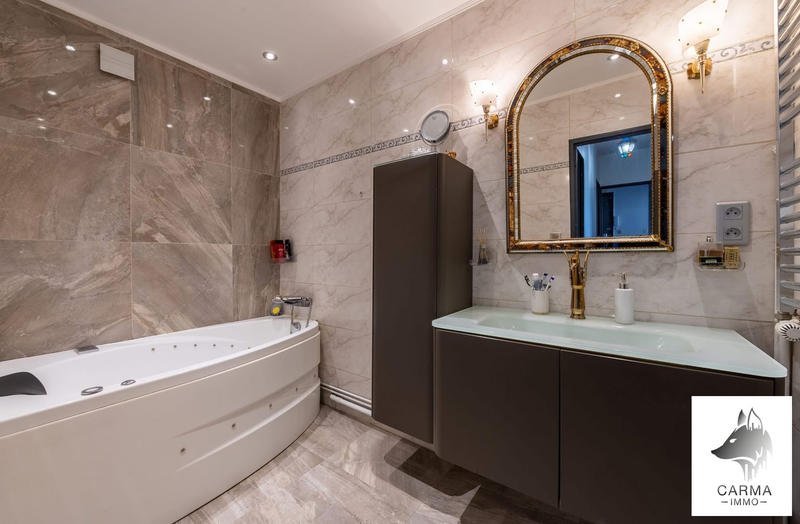 Appartement - 103 m² - 5 pièces