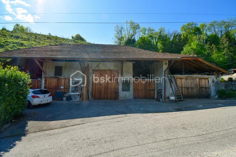 Maison - 230 m² - 7 pièces