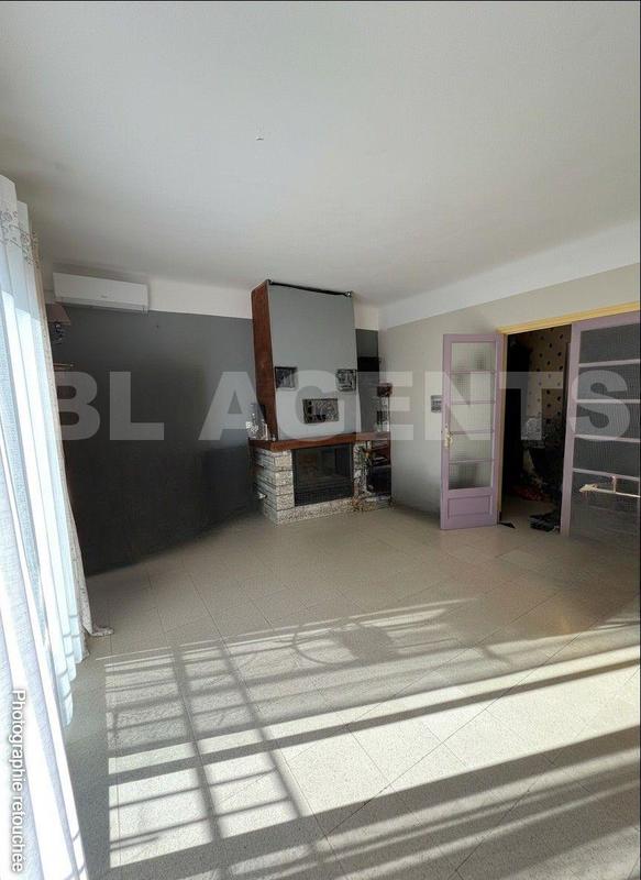 Maison traditionnelle - 220 m² - 12 pièces