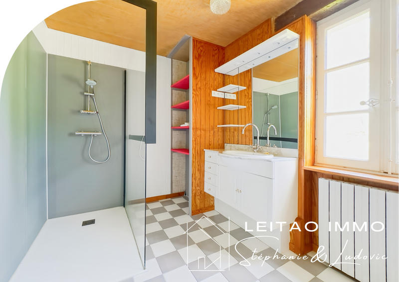 Propriété - 336 m² - 11 pièces