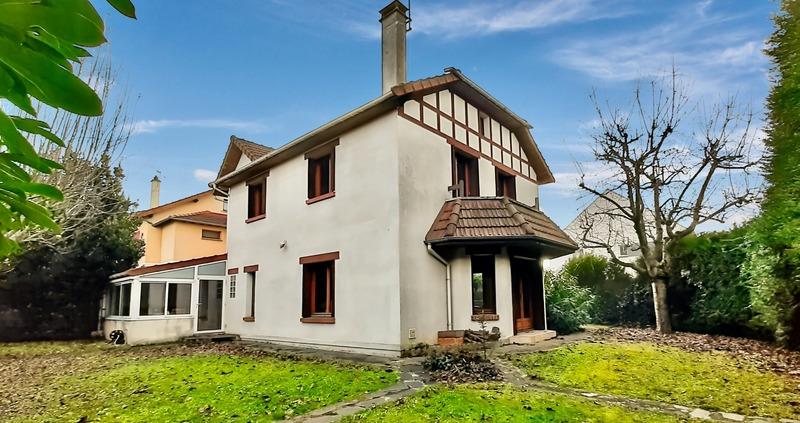 Maison - 189 m² - 8 pièces