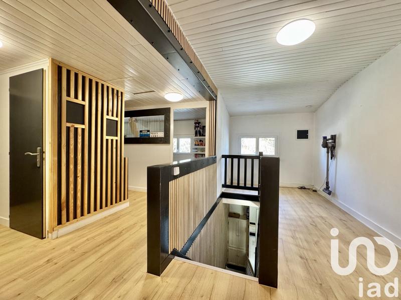 Maison - 250 m² - 9 pièces