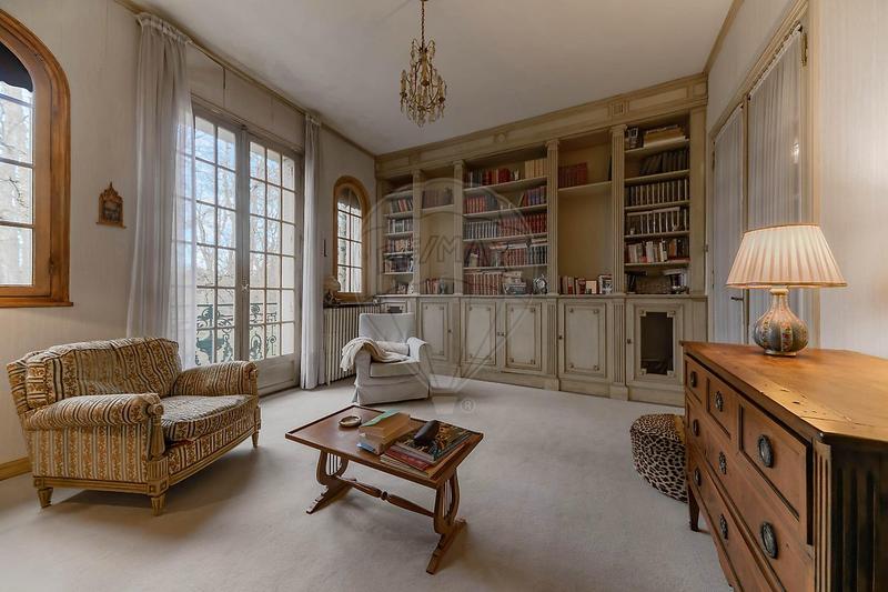 Hôtel particulier - 300 m² - 12 pièces