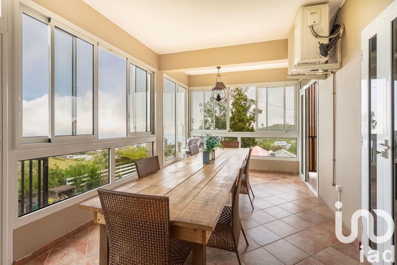 Maison - 238 m² - 13 pièces