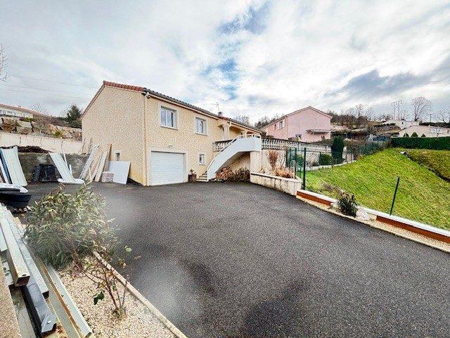 Maison - 96 m² - 5 pièces