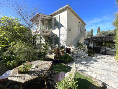 Maison - 150 m² - 8 pièces