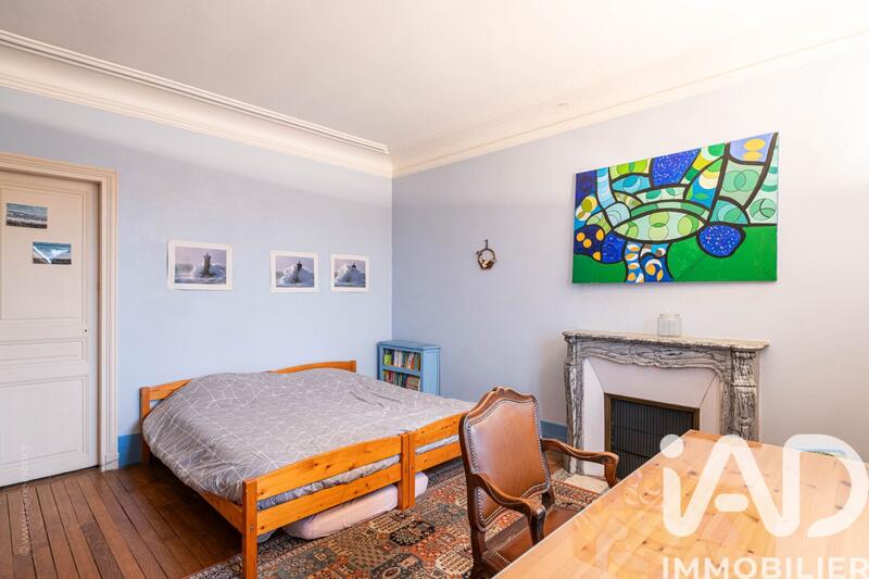 Maison - 209 m² - 8 pièces