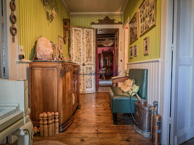 Maison - 220 m² - 9 pièces