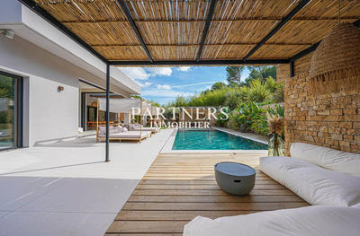 Maison contemporaine - 350 m² - 6 pièces