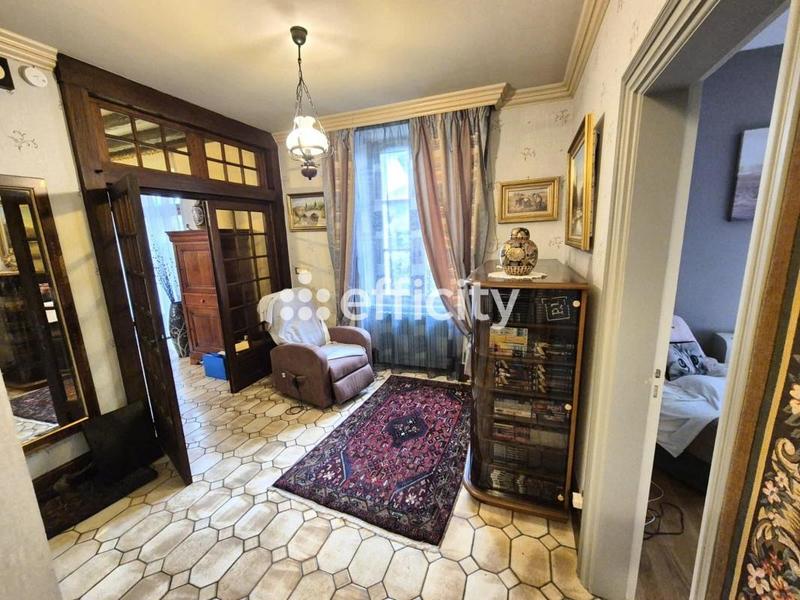 Maison - 345 m² - 14 pièces